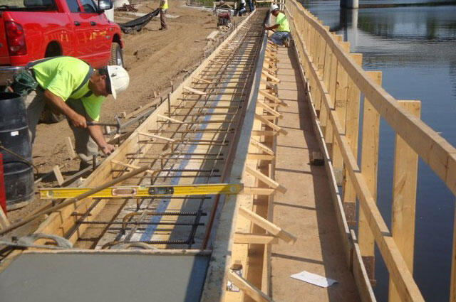 making wooden block to pouring concrete